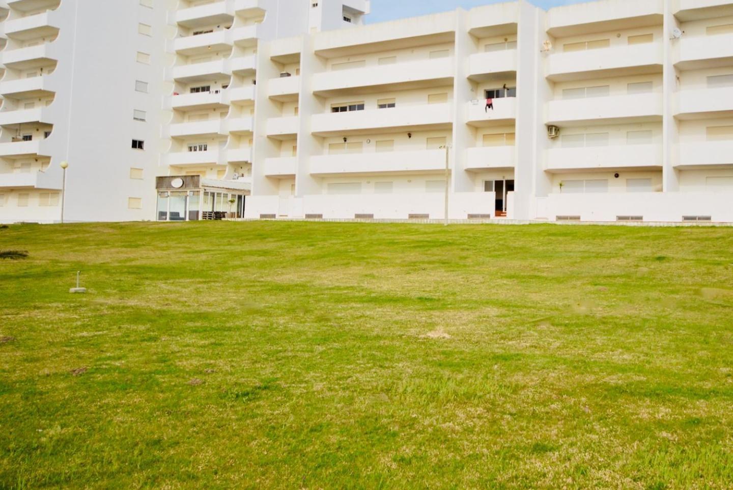Apartamento Luciana - Beachside, Balcony, Sunset View Ferrel  Eksteriør billede