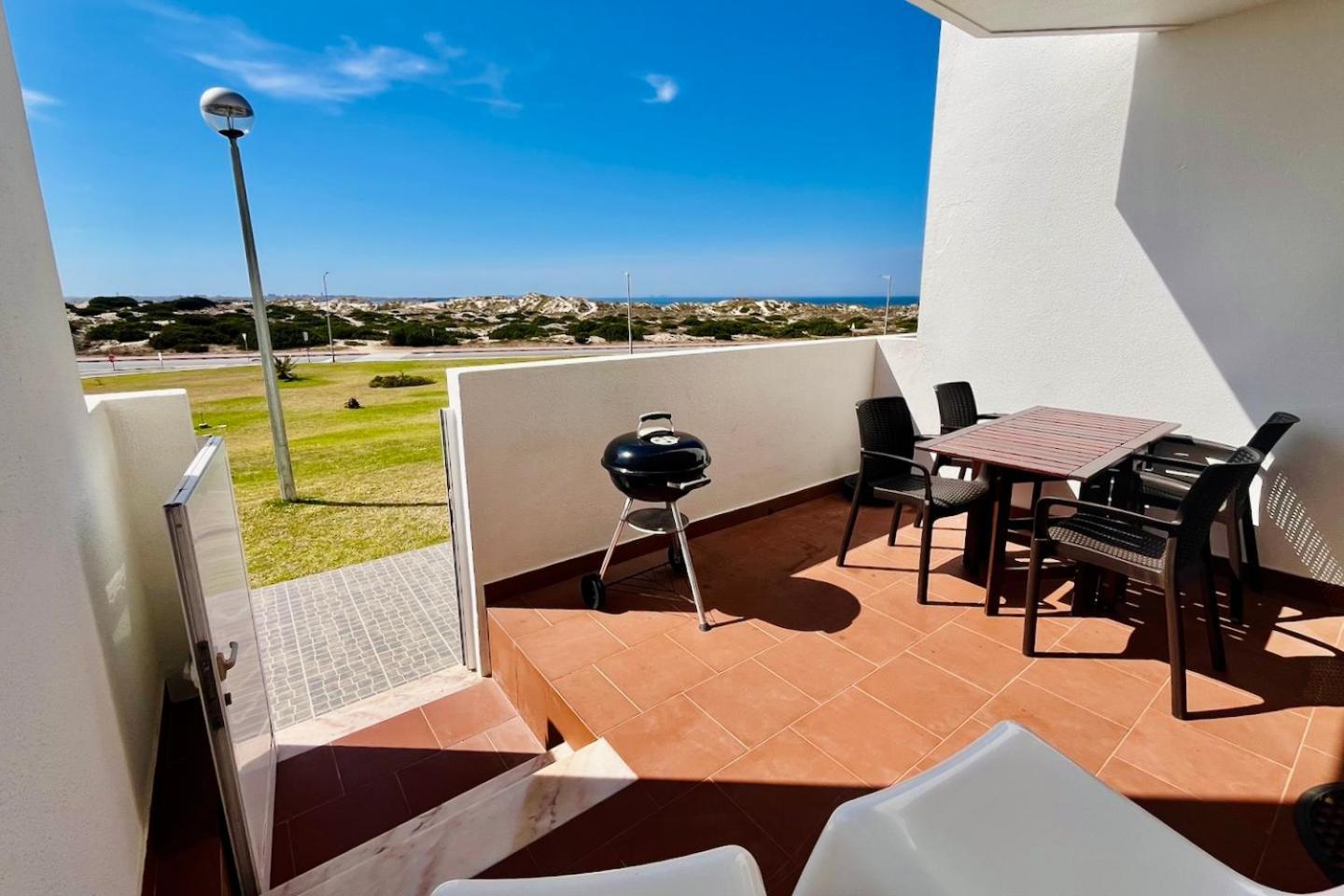 Apartamento Luciana - Beachside, Balcony, Sunset View Ferrel  Eksteriør billede